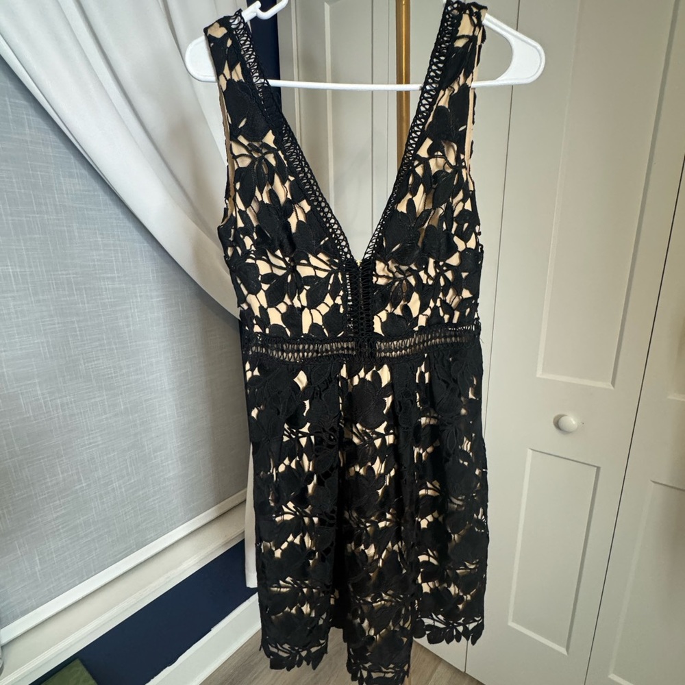 Romeo & Juliet Couture Black and Cream Backless Dress